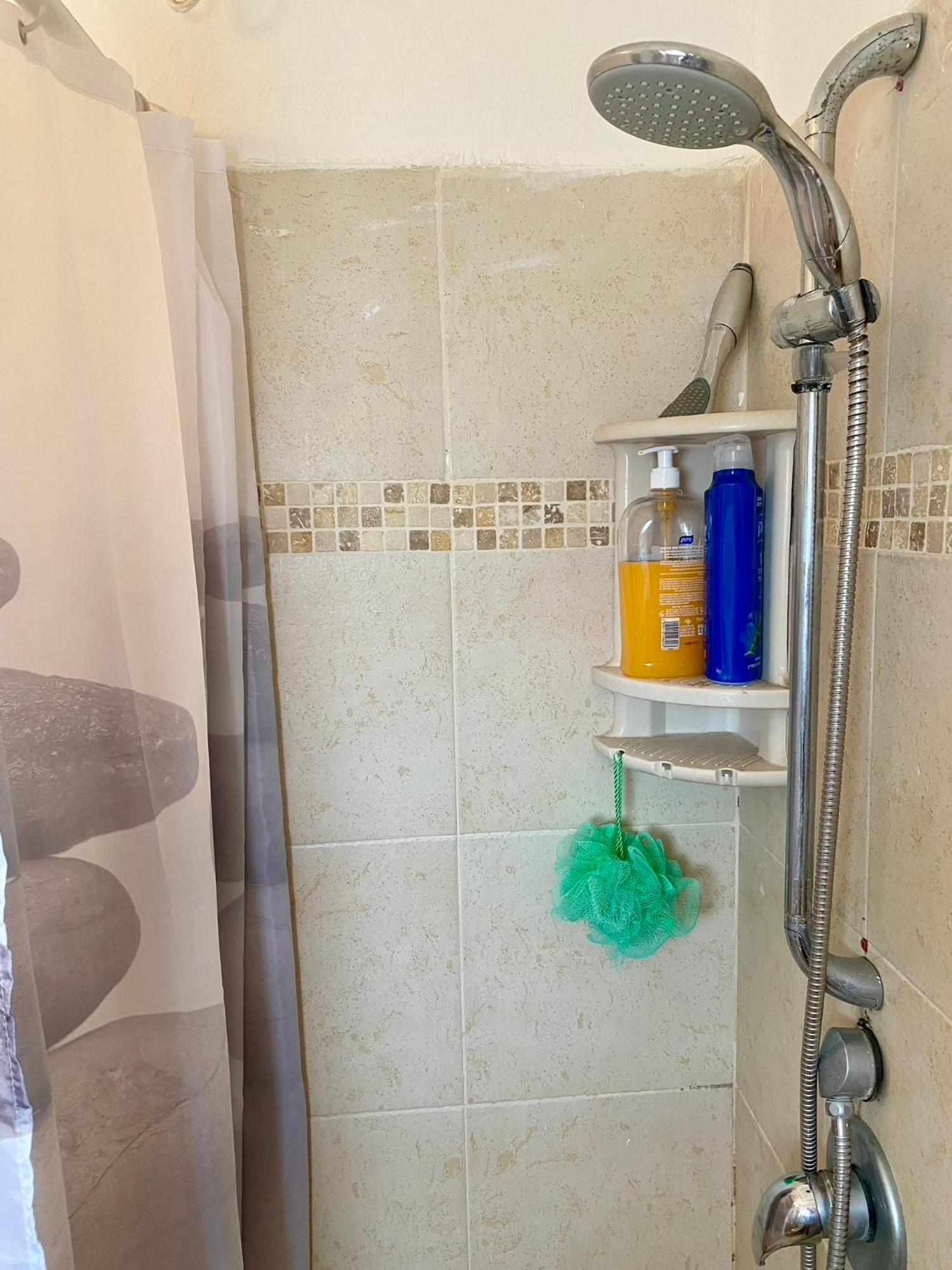 Apartamento דירה יפיפיה! מיקום מעולה! אוניברסיטת בן גוריון, סורוקה, שוק, פארק! Beerseba Exterior foto